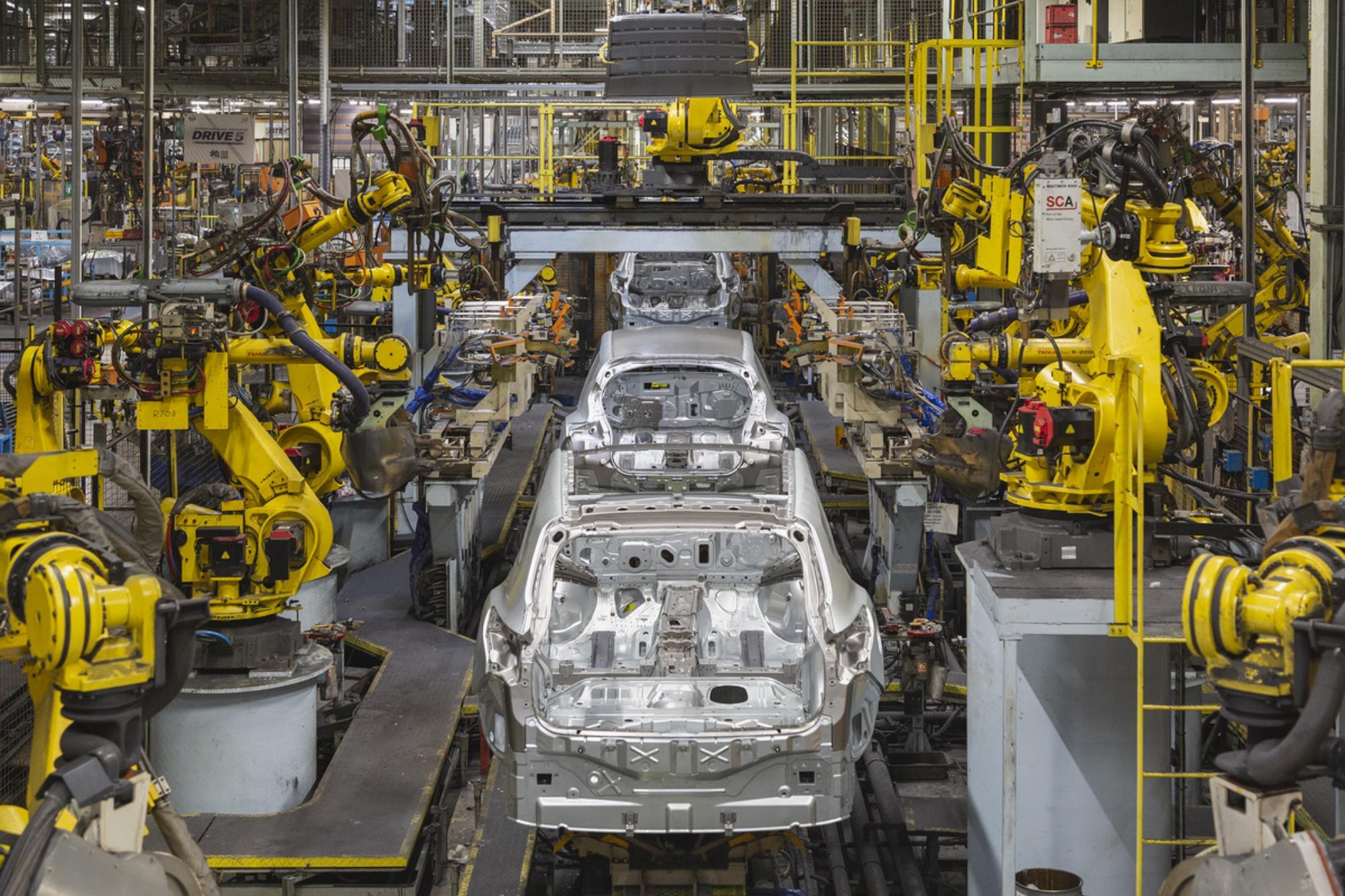 Η Nissan επιταχύνει τον εξηλεκτρισμό της γκάμας της